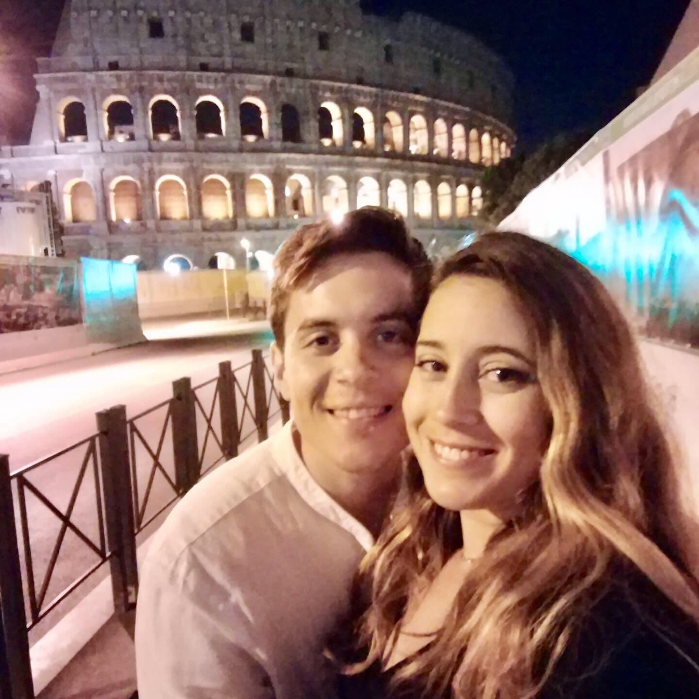 Silvia y Andreu en el Coliseo de Roma